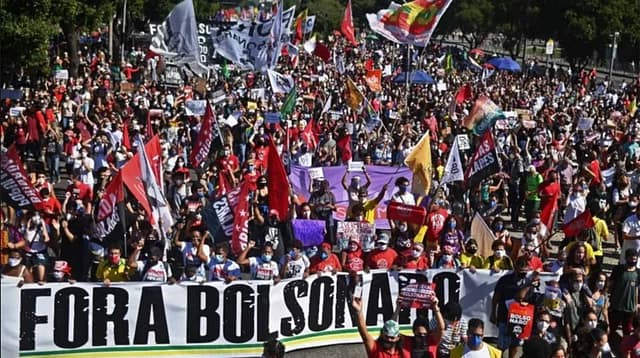 Bolsonaro – Democracia em Risco em Dose Dupla