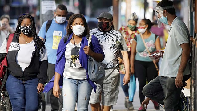 A grave crise econômica-social em que vivemos e a mudança tem rosto (ou identidade) de Mulher!