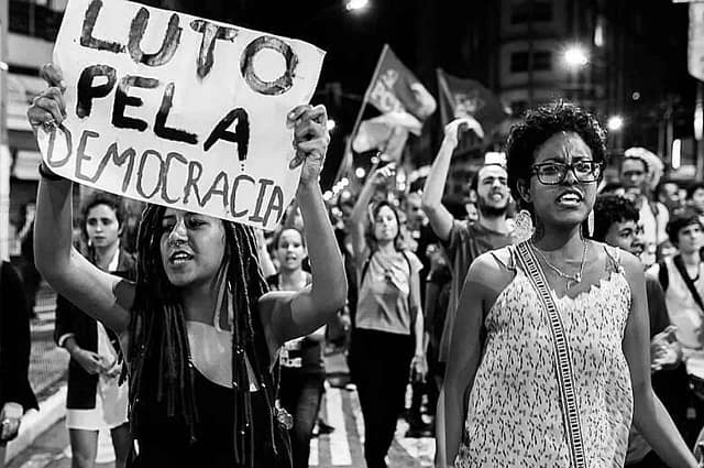 O desafio da reconstrução do Brasil