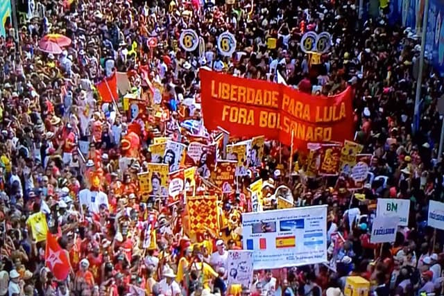 Fora Bolsonaro e Lula Livre marcam avanço das lutas em 2021