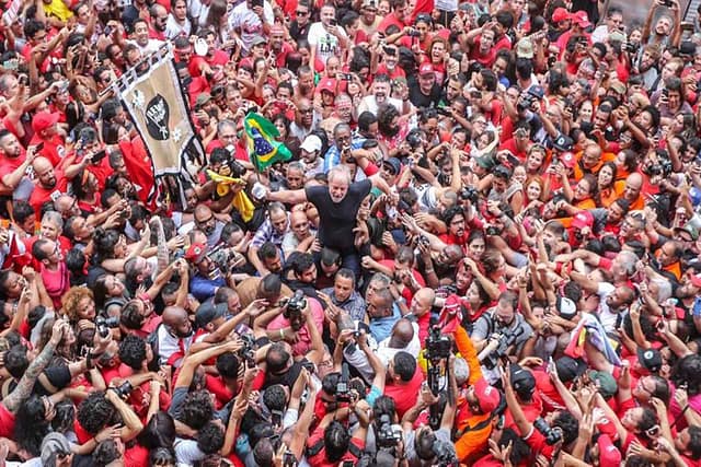 Fora Bolsonaro e Lula Livre marcam avanço das lutas em 2021